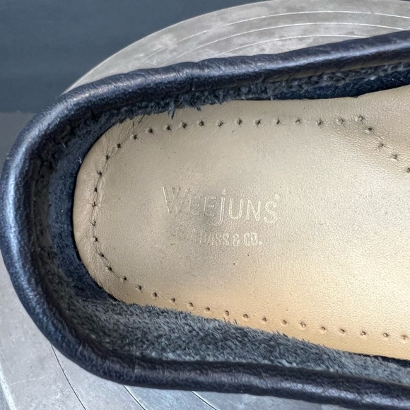 G.H. Bass & Co. Navy Leather Slip-Ons Womens Size 11 - Picture 5 of 9